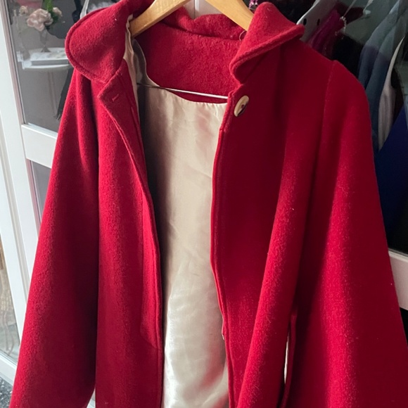 American Apparel Red Wool Cape - Picture 3 of 6